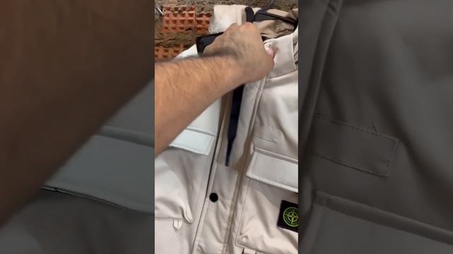 Осенняя куртка Stone Island смотреть онлайн