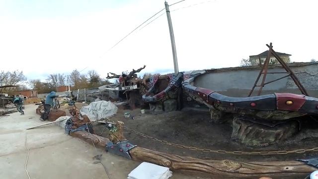 декоративная штукатурка фасада ,беседка, дорожки цветники, обзор дома музея Страна Вихляндия смотреть онлайн