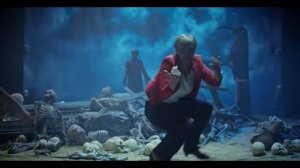 Klemen Slakonja as Angela Merkel  Ruf mich Angela