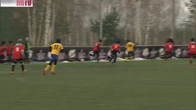 Традиционный турнир по футболу среди игроков 2004г.р.памяти С.Н. Шапиро смотреть онлайн