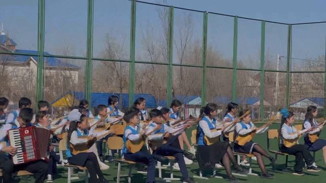 Домбыра —қазақ халқының ең кең тараған екі ішекті, көп пернелі музыкалық аспабы. ?? смотреть онлайн