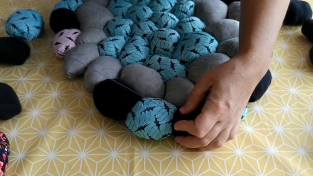 Как сшить коврик или лежанку для питомца