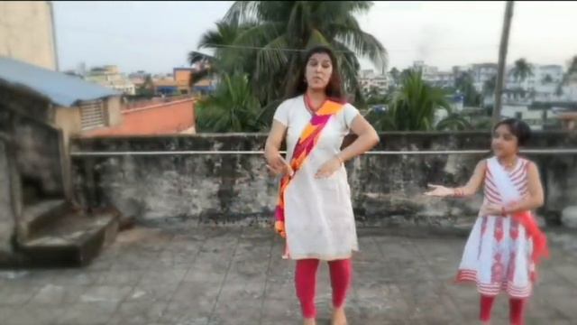 Aye re chute aye | Salil Chowdhury | Mom daughter dance video | Durga pujo video | Dance with Mohor смотреть онлайн