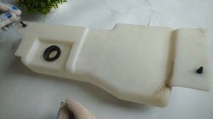 Ремонт бачка омывателя автомобиля!!! + Наш ЛАЙФХАК