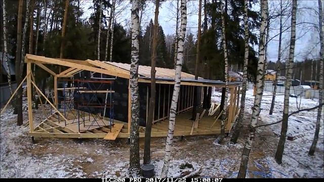 Каркасная баня в лесу. Timelapse смотреть онлайн