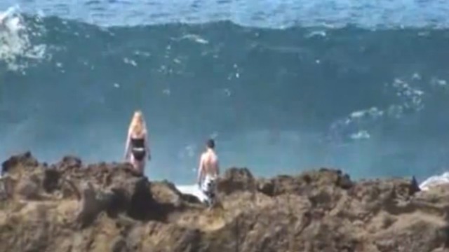 Людей снесло волной смотреть онлайн