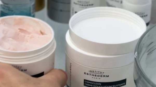 Institut Esthederm Osmoclean (крем-дезинкрустант и гуммирующая маска)