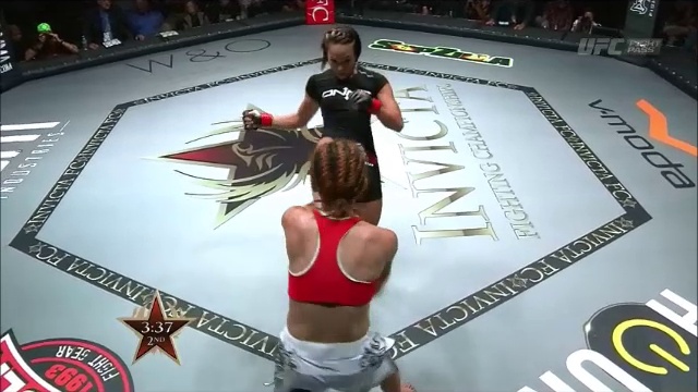 Michelle "The Karate Hottie" Waterson VS Yasuko Tamada смотреть онлайн