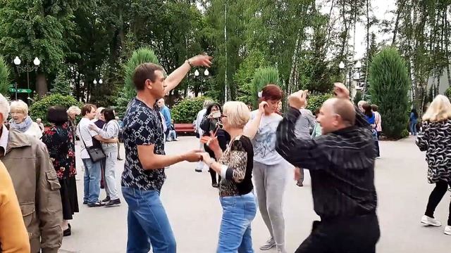 ?Али Баба!!!❤️??♂️Танцы в парке Горького,Харьков,май 2021. смотреть онлайн