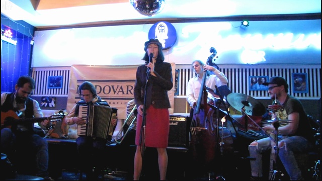 Эрсон. Tourner dans le vide(cover Indila). Звуки улиц Питера. Концерт 16.11.17 смотреть онлайн