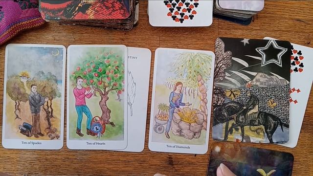 11 - 2 FIVE OF DIAMONDS DAY: DAILY PICK A CARD AND BIRTHDAY MESSAGE смотреть онлайн