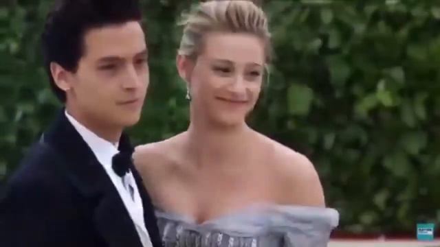 Милые моменты - Коул Спроус и Лили Рейнхарт смотреть онлайн