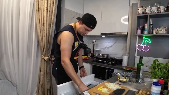 Рецепт креветок по-тайски и стейки тунца от меня ) быстро, просто и очень вкусно !!! Быстрый ужин смотреть онлайн