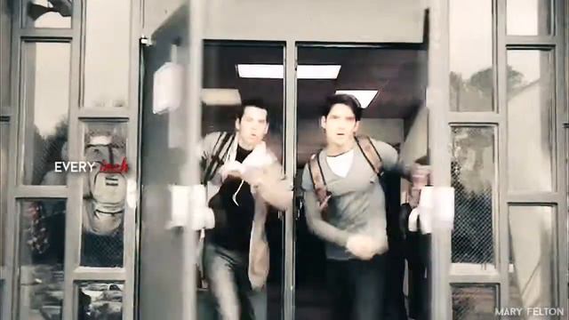 Дерек Хейл & Стайлс Слилински || love me like you do смотреть онлайн