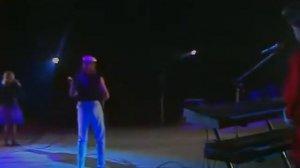 Смотрите Поет Людмила Сенчина  День рождения В музыке только гармония есть обзор