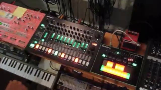 Roland TR-8, TB-3, Korg ESX Dirty techno jam смотреть онлайн