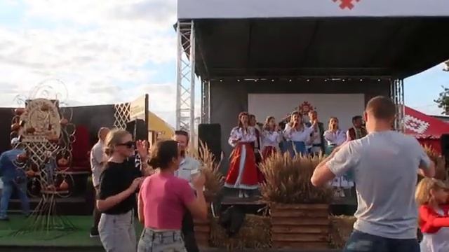 Дожинки 2022 в Телеханах. Брестский мясокомбинат. Танцы на улице. Стритстайл смотреть онлайн