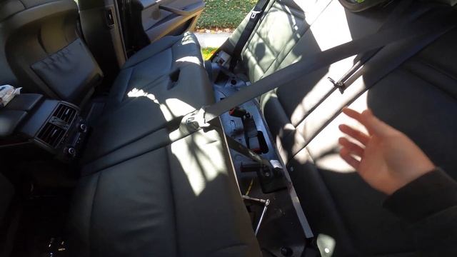 E70 X5 BMW How to Remove the Rear Seat Cushion смотреть онлайн