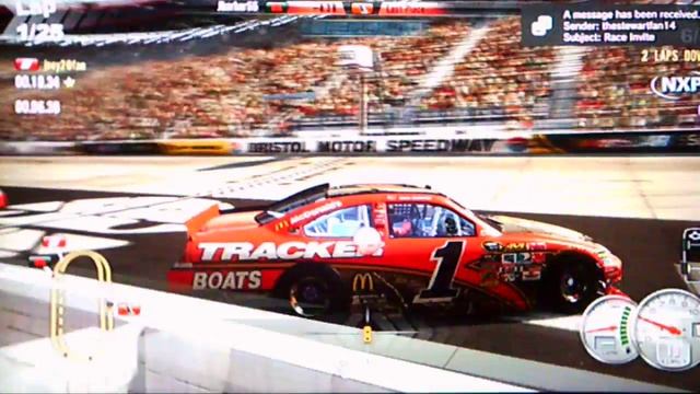 Nascar The Game : 2011 Glitch Start смотреть онлайн
