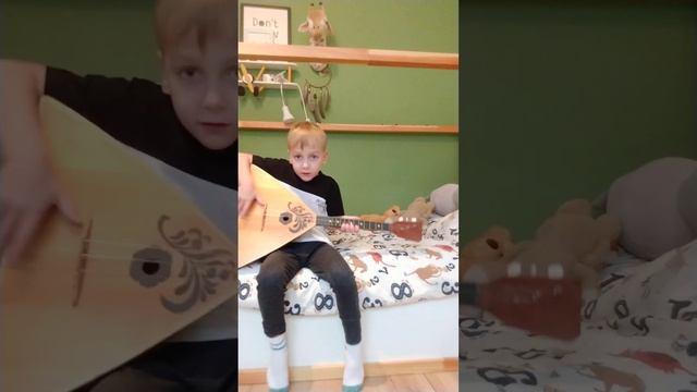 Обзор новой балалайки. Как вам звук? Соседи оценят. смотреть онлайн