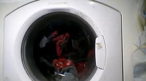 Стирка на стиральной машине аристон. Программа 5 цветные ткани хлопка. 40 градусов. 600об/мин.1 час