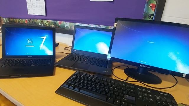 Macbook, ThinkPad and ThinkCentre boot race смотреть онлайн