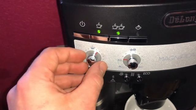 How to make a cup of Cappuccino out of coffee beans with Delonghi coffee machine ESAM 3000 Magnific смотреть онлайн