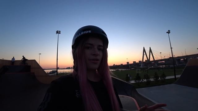 ПОПАЛИ В ЗАКРЫТЫЙ СКЕЙТПАРК В КАЗАНИ! | Самый большой фанбокс в России | Обзор скейтпарков смотреть онлайн