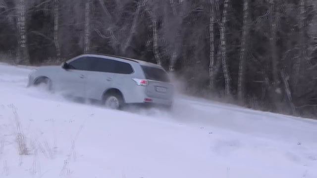 Mitsubishi Outlander III (Вялая Baraccuda) смотреть онлайн