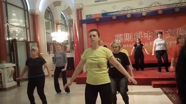 8 кусков парчи / Цигун / 1 группа / Итоговое выступление смотреть онлайн