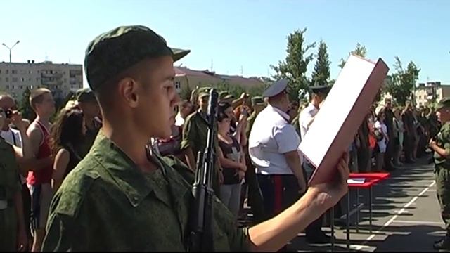 Присяга в Волгограде. Воины России. 2014 год #присяга #армия #воин смотреть онлайн