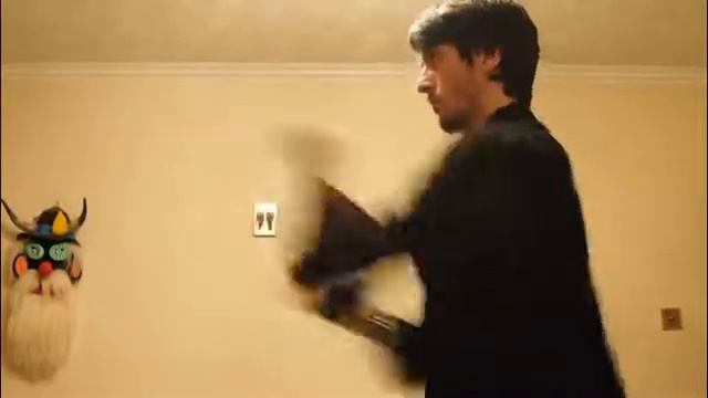 Throwing some punches at the mask смотреть онлайн