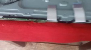 ремонт телевизора PHILIPS . 47pfl7606h .  погорел шлейф матрицы