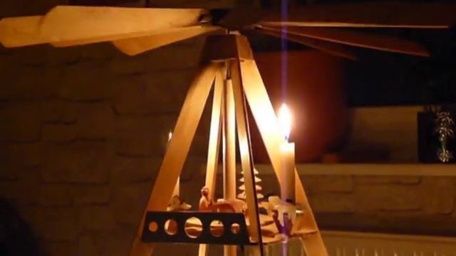 German Christmas Decoration - Weihnachtspyramide смотреть онлайн