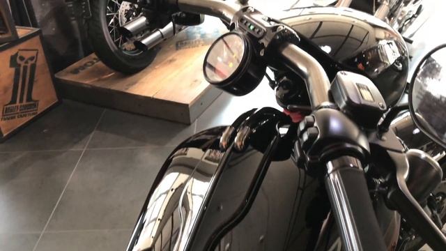 Harley-Davidson CVO Pro Street Breakout (FXSE) Starfire Pearl/Scorched Apple 2017 смотреть онлайн