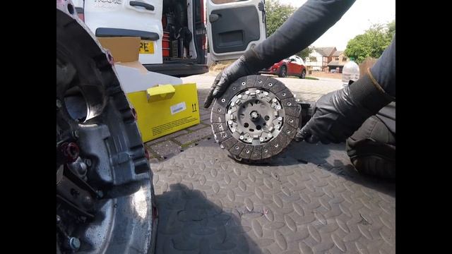 2009 Volkswagen Caddy Maxi 1.9TDI PD Clutch Replacement