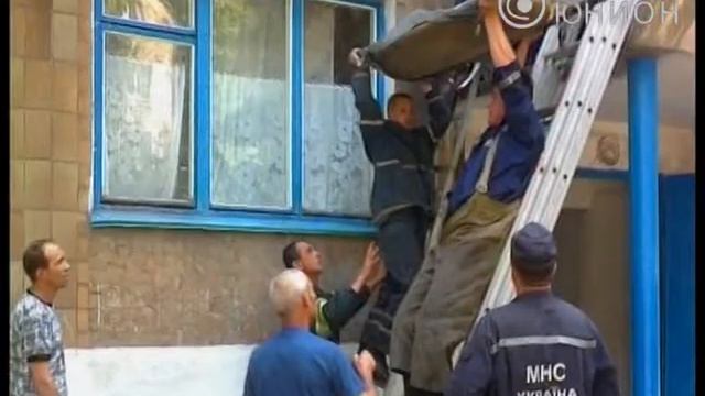 Девочка упала с 3 этажа смотреть онлайн