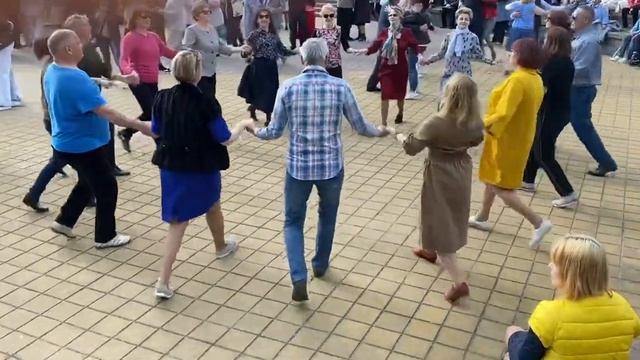 Танцы в парке. 9 мая. Город Солигорск. Беларусь смотреть онлайн