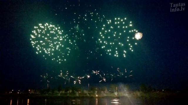 Праздник города 2016 - салют в Даугавпилсе смотреть онлайн