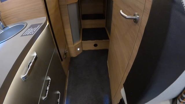 Weinsberg CCS MB 640 MEG Cara Compact Suite Camper edition pepper 2023 walkaround + interior K553 смотреть онлайн