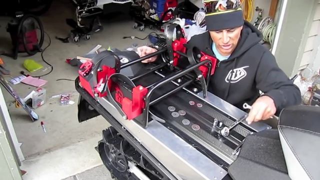Ski-Doo.com - Cheetah Factory Racing Ski/Snowboard Rack Install смотреть онлайн
