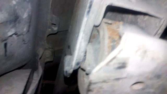 Как поменять сальник привода на заднем редукторе Lexus RX300 смотреть онлайн