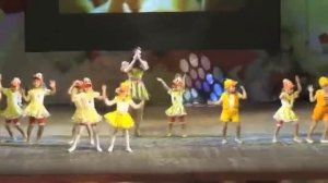 на шагающих утят быть похожими хотят