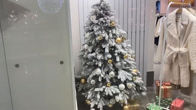 Москва новогодняя. ТЦ Калейдоскоп. Снега много, Нового года мало смотреть онлайн