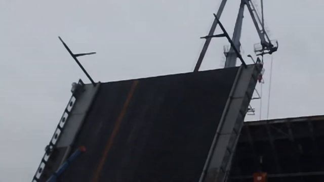 Ремонт Дворцового моста в СПб 25.05.2013 смотреть онлайн