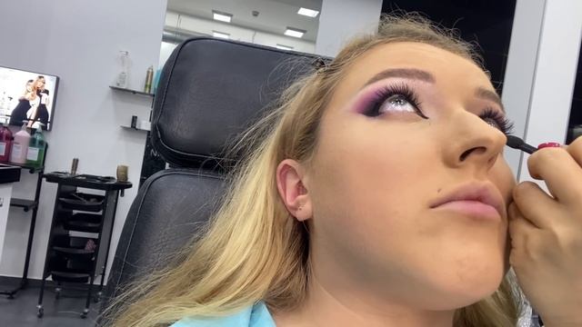 У НАС ВИЗАЖИСТ ИЗ ДУБАИ/ГРЯЗНЫЕ КИСТОЧКИ/Треш-обзор салона красоты город Харьков/ Alena Mi смотреть онлайн