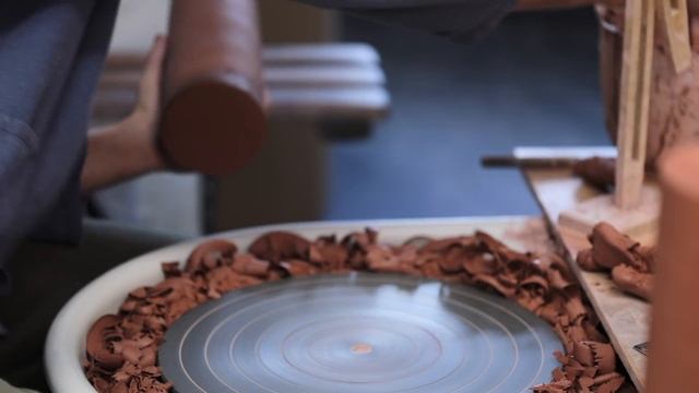 Making Tall Pottery Vases from Beginning to End смотреть онлайн