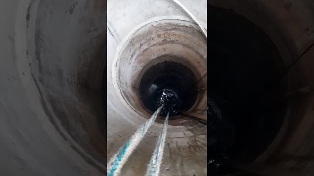 Чистка колодца от грязи смотреть онлайн