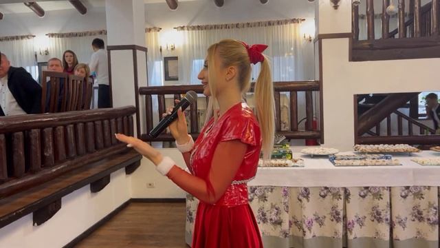 Ведущая на новогодние корпоративы, диджей, светомузыка в Молдове смотреть онлайн