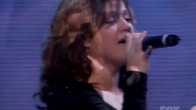 Kelly Clarkson   The Trouble With Love Is 2003 12 15 Jingle Ball Rock